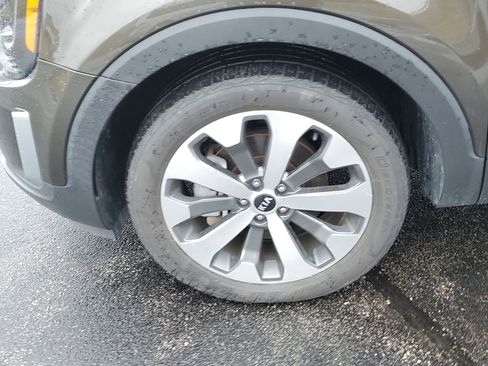 Used 2020 Kia Telluride S w/ S 8 Passenger Seating Package image 10