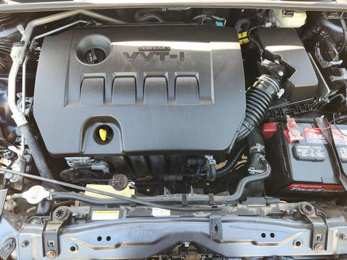Used 2018 Toyota Corolla SE FWD image 30