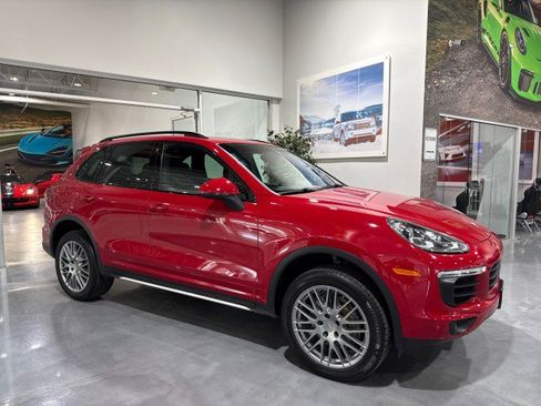 Used 2017 Porsche Cayenne S AWD/4WD image 4