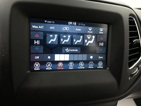 Used 2019 Jeep Compass Latitude w/ Cold Weather Group image 36