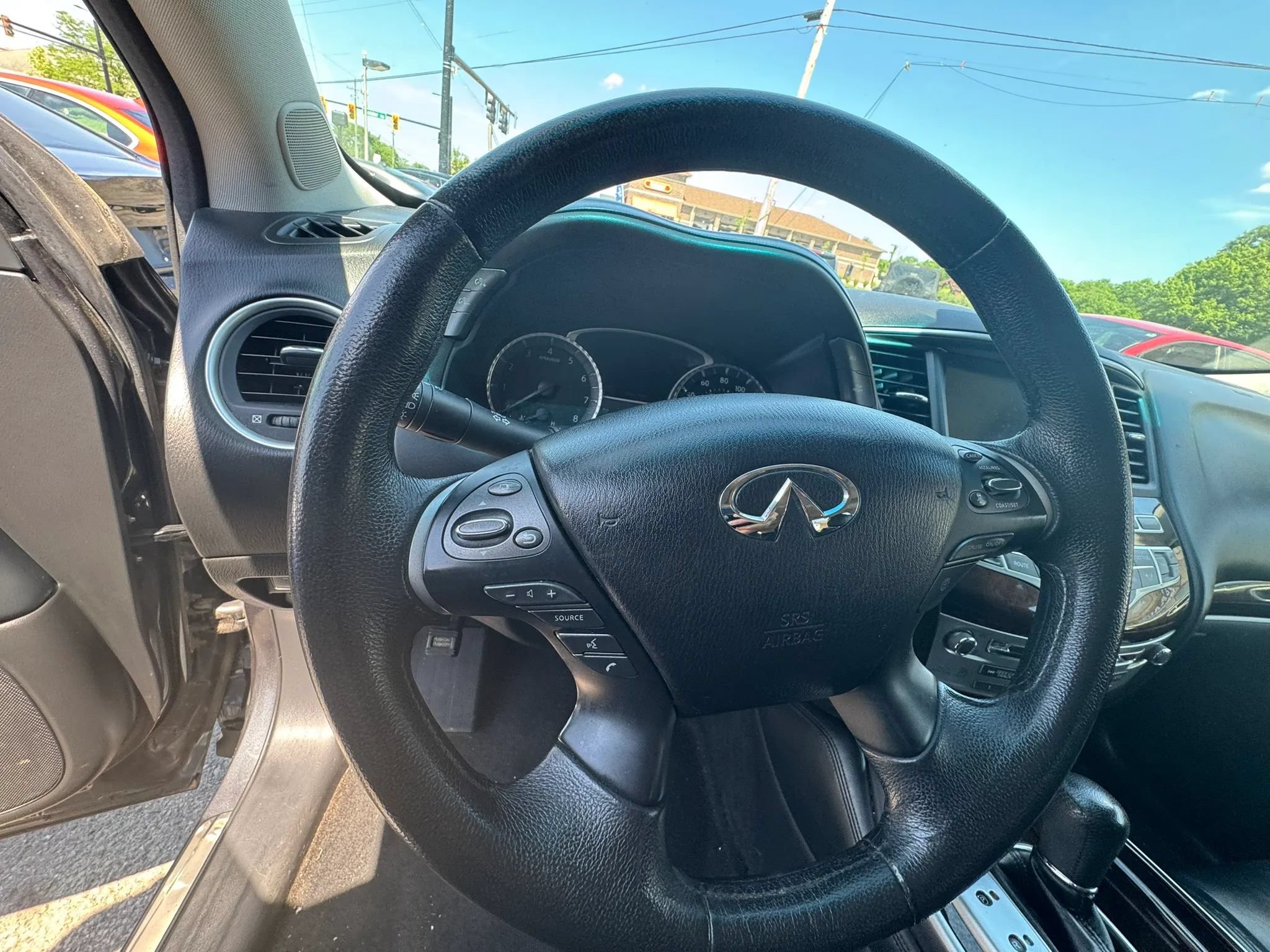 Used 2013 INFINITI JX35 AWD w/ Premium Pkg image 16