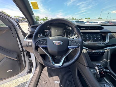 Certified 2023 Cadillac XT6 Sport w/ LPO, Onyx Lite Package AWD/4WD image 19