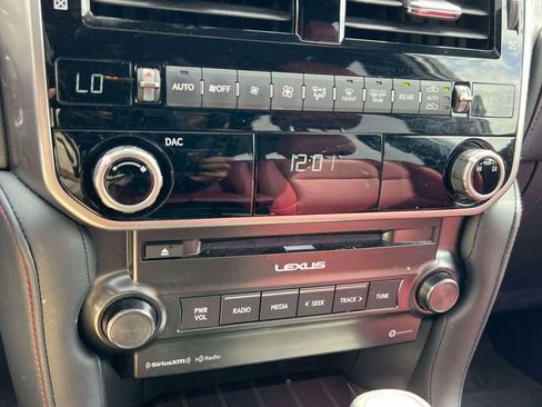 Used 2023 Lexus GX 460 Premium w/ Premium Package image 36