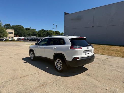 Used 2019 Jeep Cherokee Latitude w/ Popular Appearance Group FWD image 5