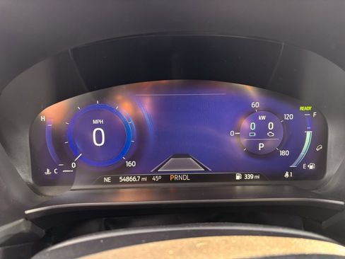 Used 2020 Ford Escape Titanium image 3