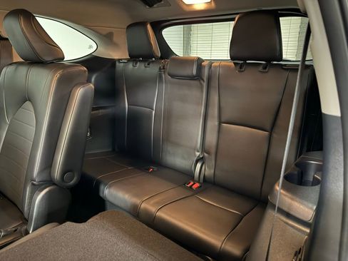 Used 2024 Toyota Highlander XLE image 22