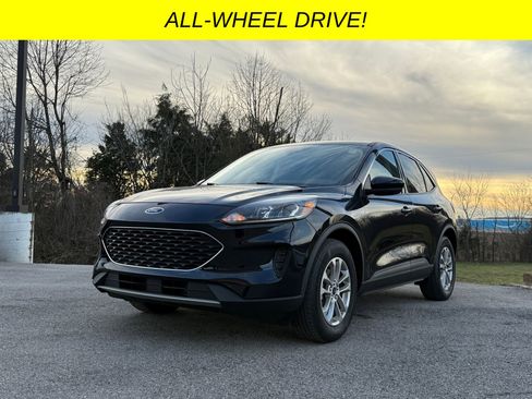 Used 2021 Ford Escape SE image 1