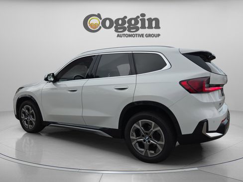 Used 2023 BMW X1 xDrive28i w/ Convenience Package AWD/4WD image 3