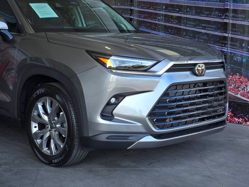 Certified 2026 Toyota Grand Highlander FWD image 2