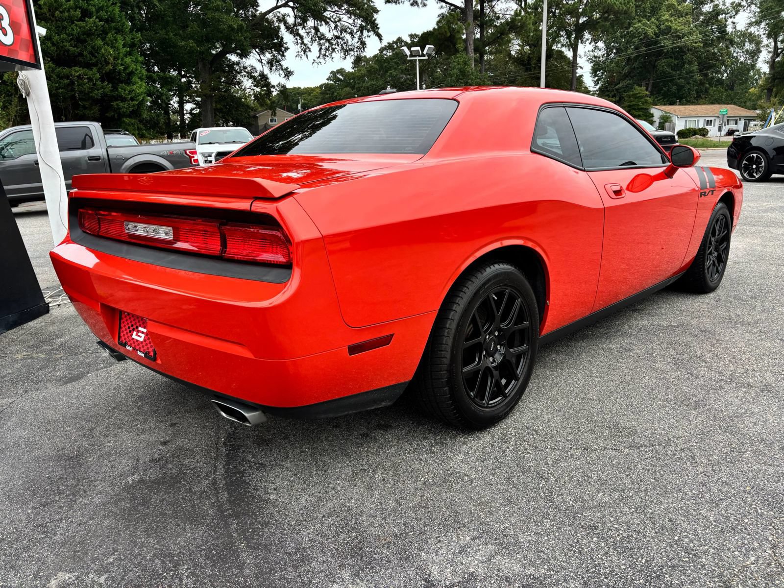 Used 2009 Dodge Challenger R/T RWD image 3