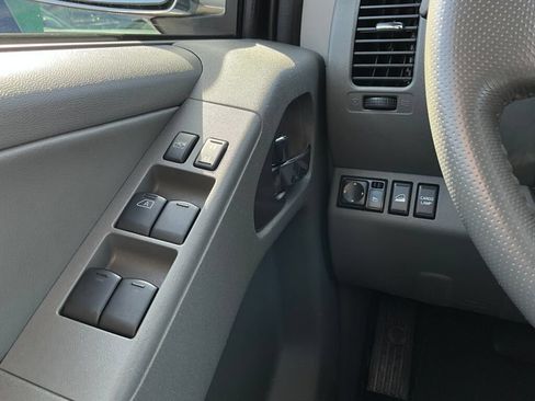 Used 2019 Nissan Frontier SL AWD/4WD image 21