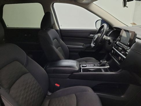 Used 2022 Nissan Pathfinder SV AWD/4WD image 21