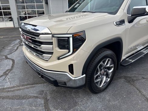 New 2026 GMC Sierra 1500 SLE image 8
