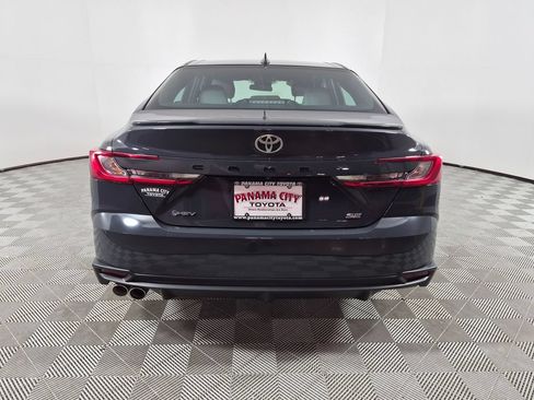 Used 2025 Toyota Camry SE FWD image 4