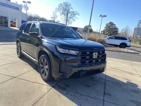 New 2026 Honda Pilot Sport image 2