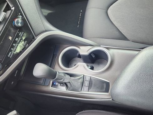 Used 2022 Toyota Camry LE image 24