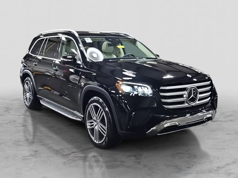 Certified 2026 Mercedes-Benz GLS 450 4MATIC image 4