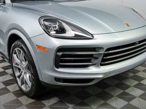 Certified 2023 Porsche Cayenne AWD/4WD image 39