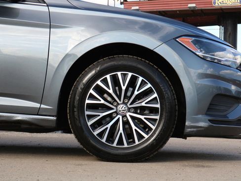 Used 2021 Volkswagen Jetta SE image 5