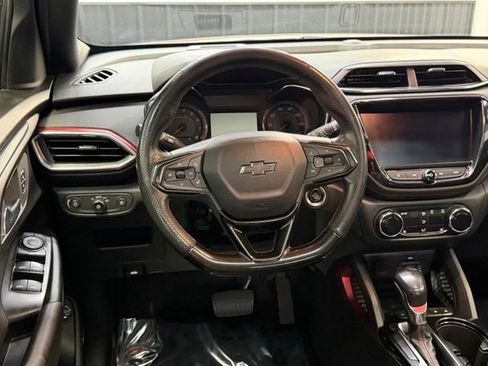 Used 2022 Chevrolet TrailBlazer RS w/ Sun and Liftgate Package FWD image 7