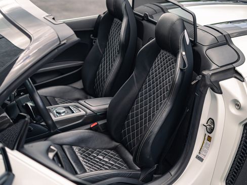 Used 2018 Audi R8 V10 plus AWD/4WD image 4
