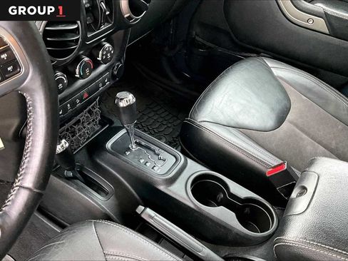 Used 2018 Jeep Wrangler Unlimited Sport AWD/4WD image 17