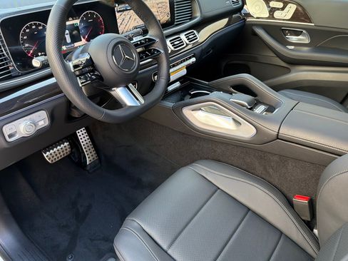 New 2026 Mercedes-Benz GLS 450 4MATIC image 9