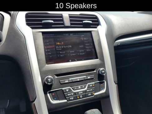 Used 2016 Ford Fusion SE FWD image 24