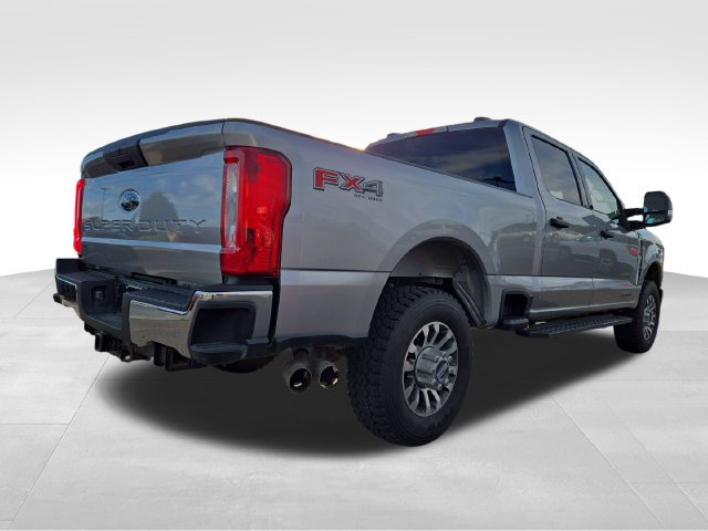 Used 2023 Ford F350 4x4 Crew Cab Super Duty image 16