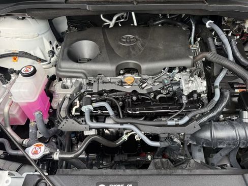 Used 2025 Toyota Sienna XSE FWD image 37