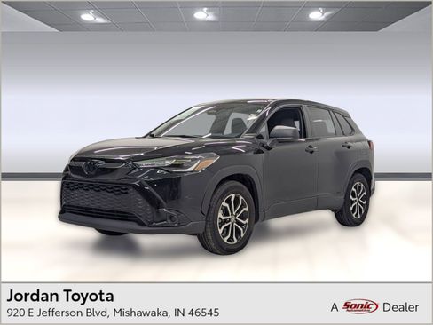 Used 2023 Toyota Corolla Cross S image 1