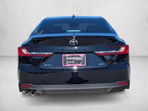 New 2026 Toyota Camry SE FWD image 7