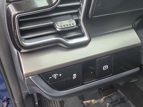Certified 2023 Kia Sportage EX FWD image 18