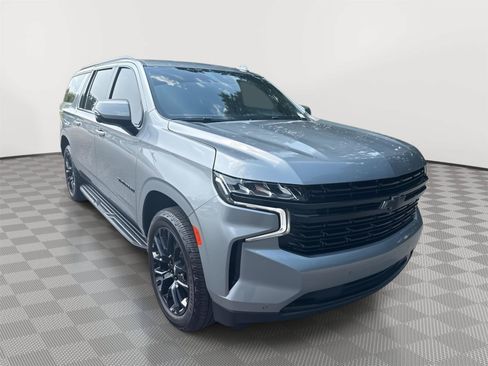 Used 2024 Chevrolet Suburban RST w/ Luxury Package AWD/4WD image 4
