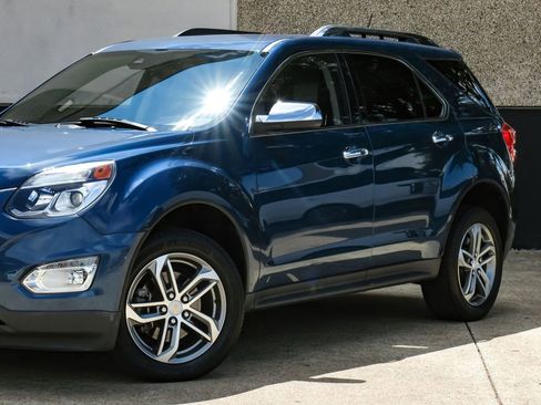 Used 2017 Chevrolet Equinox Premier w/ Enhanced Convenience Package AWD/4WD image 5