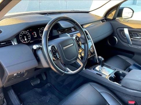 Used 2020 Land Rover Discovery Sport SE image 7