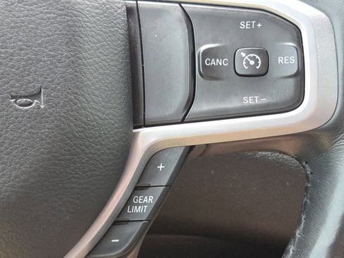 Used 2020 RAM 1500 Big Horn AWD/4WD image 11