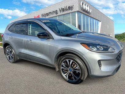 Used 2022 Ford Escape SE w/ SE Sport Appearance Package