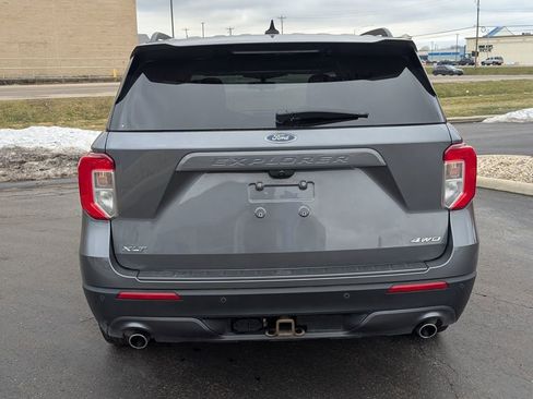 Used 2021 Ford Explorer XLT w/ Equipment Group 202A image 7