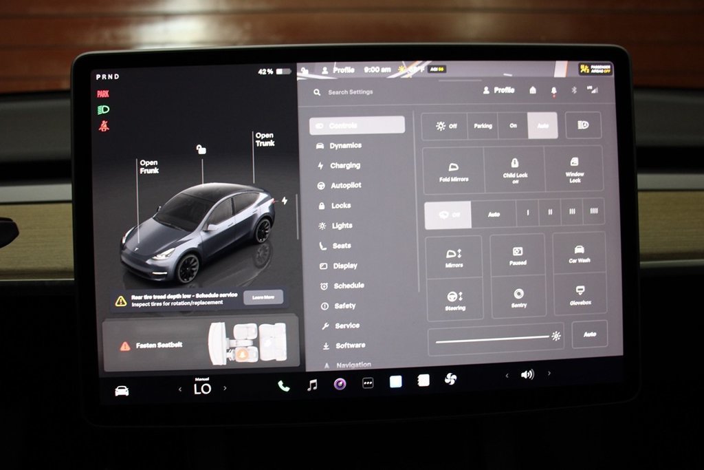 Used 2023 Tesla Model Y Long Range AWD/4WD image 25