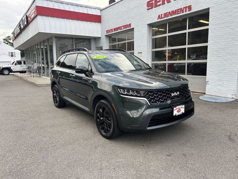 Used 2023 Kia Sorento S w/ Panoramic Sunroof Package AWD/4WD image 2