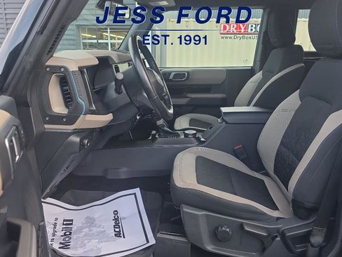 Used 2022 Ford Bronco Wildtrak image 13