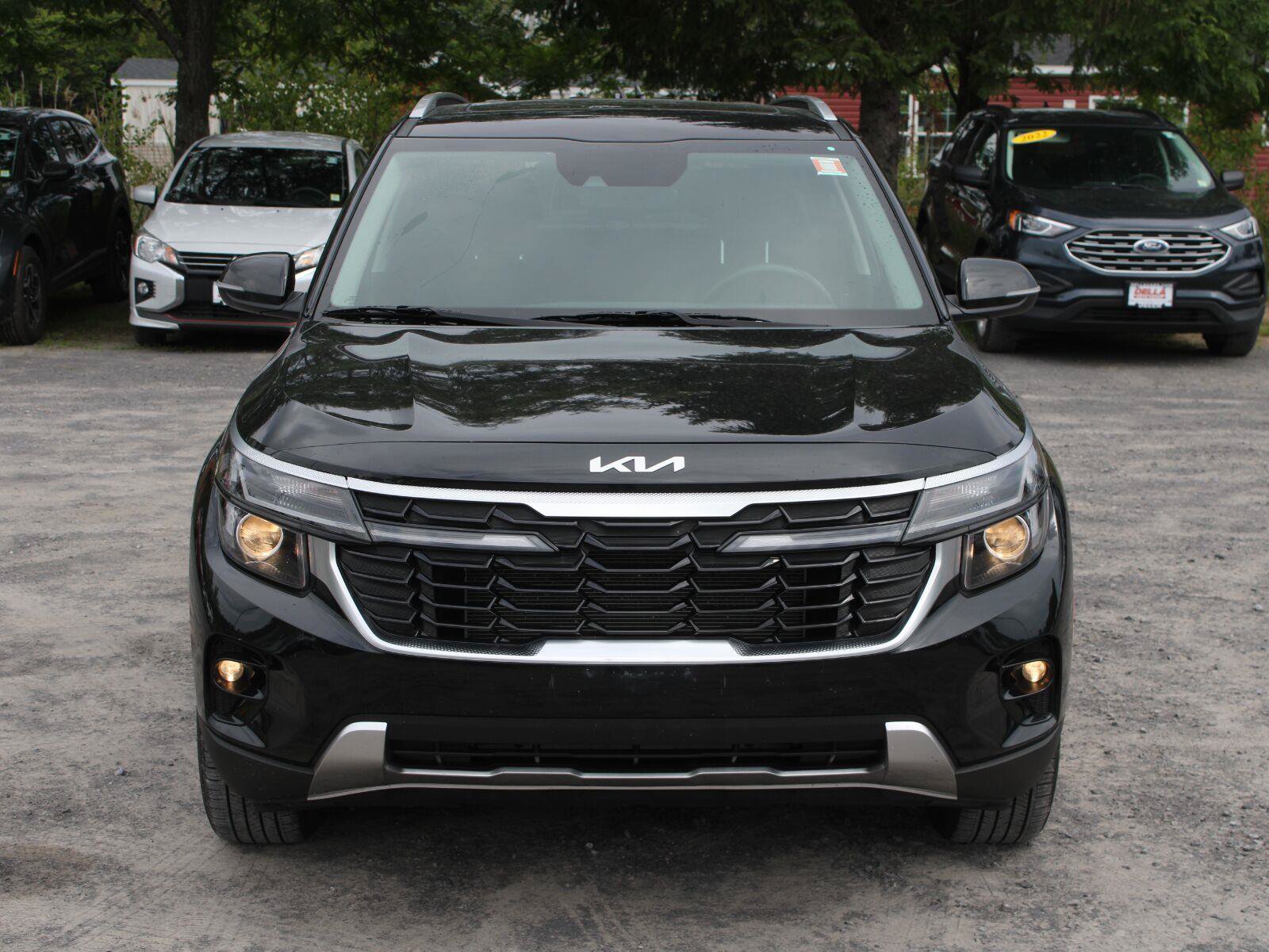 Used 2024 Kia Seltos EX AWD/4WD image 2