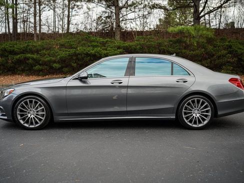 Used 2017 Mercedes-Benz S 550 Sedan image 4