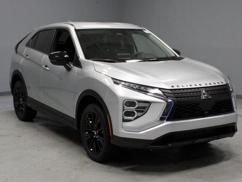 New 2025 Mitsubishi Eclipse Cross LE image 2