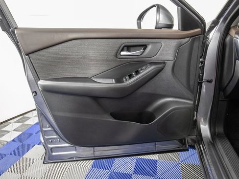 Used 2022 Nissan Rogue SV image 13