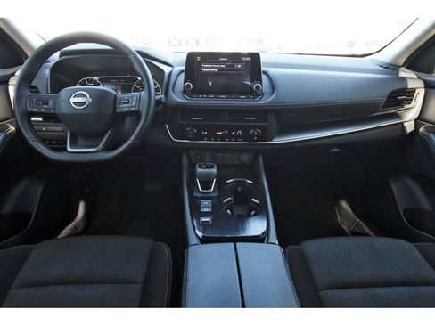 Certified 2025 Nissan Rogue SV image 12