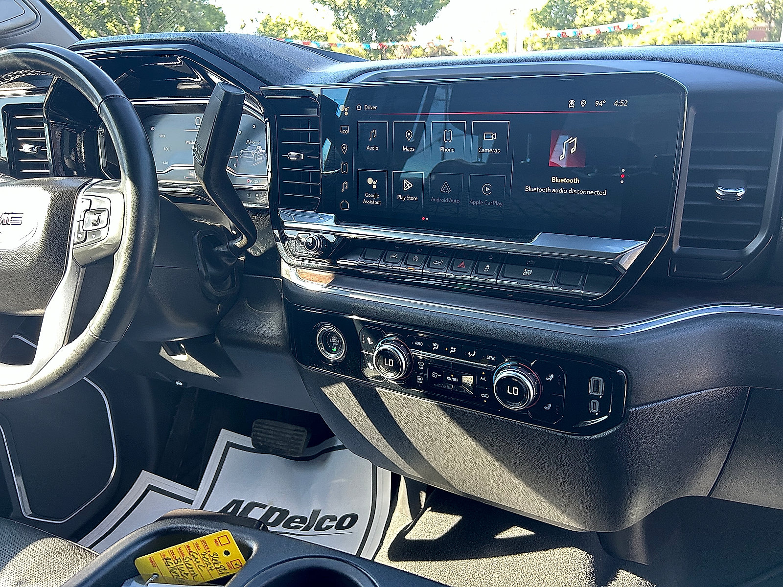 Used 2024 GMC Sierra 1500 SLT AWD/4WD image 30