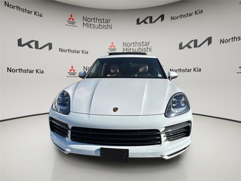 Used 2023 Porsche Cayenne AWD/4WD image 9