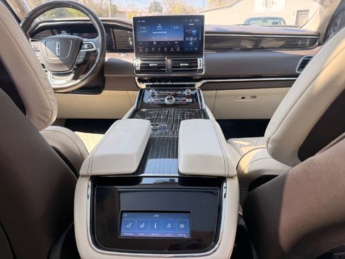 Used 2022 Lincoln Navigator L Black Label image 14